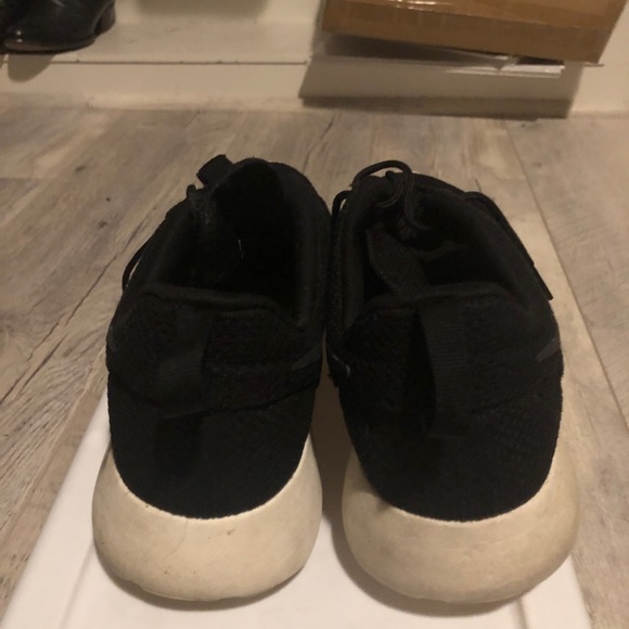 Nike Roshe Run - Picture 2 of 2